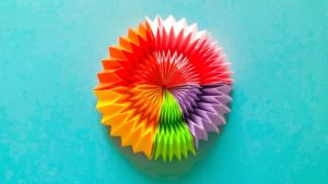 Игрушка из бумаги «Бесконечная радуга»